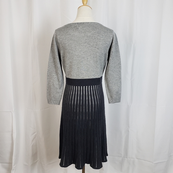 Calvin Klein Woven Ribbed Fitted Sweater Dress Black Grey Size Medium - Picture 2 of 4